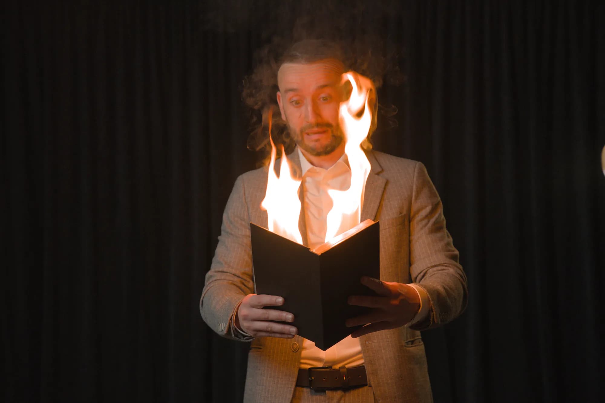 Spectacle de scène — Tyson Dumas en représentation