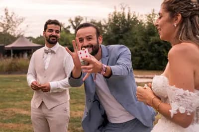 Magicien close-up pendant un mariage à Angoulême